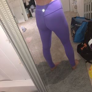 **LULULEMON REVERSIBLE leggings!**